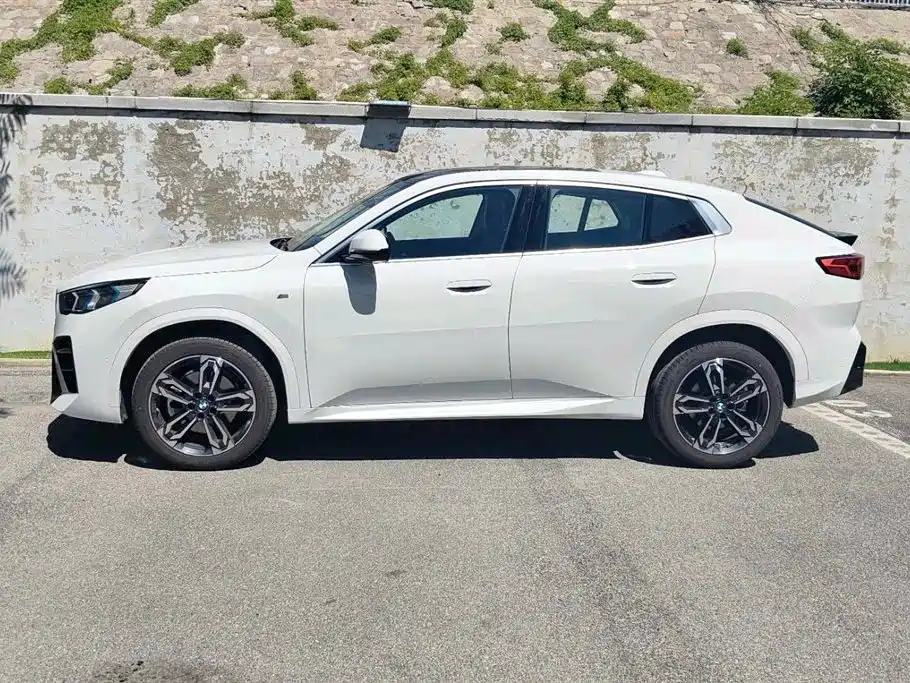 BMW X2 2025 2023 sDrive25i M Off-Road Package