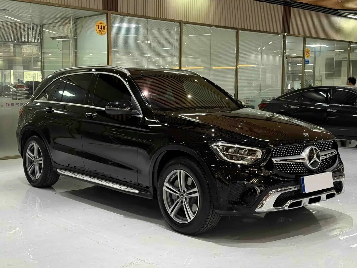 MERCEDES-BENZ GLC