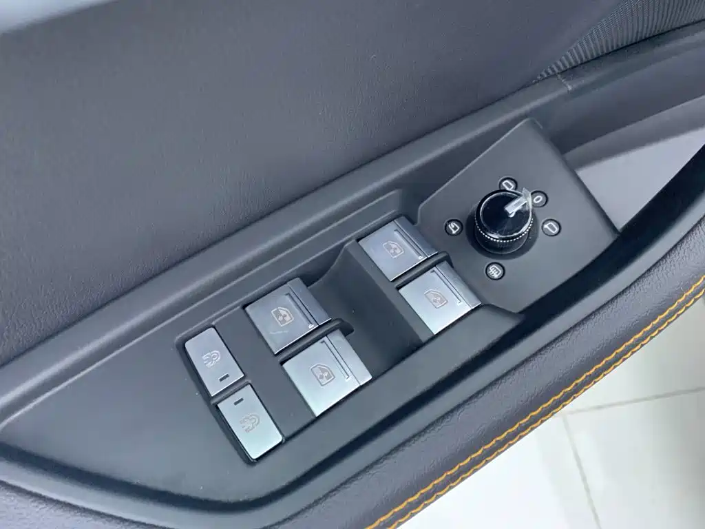 Audi e-tron 2026 2021 50 quattro Luxury