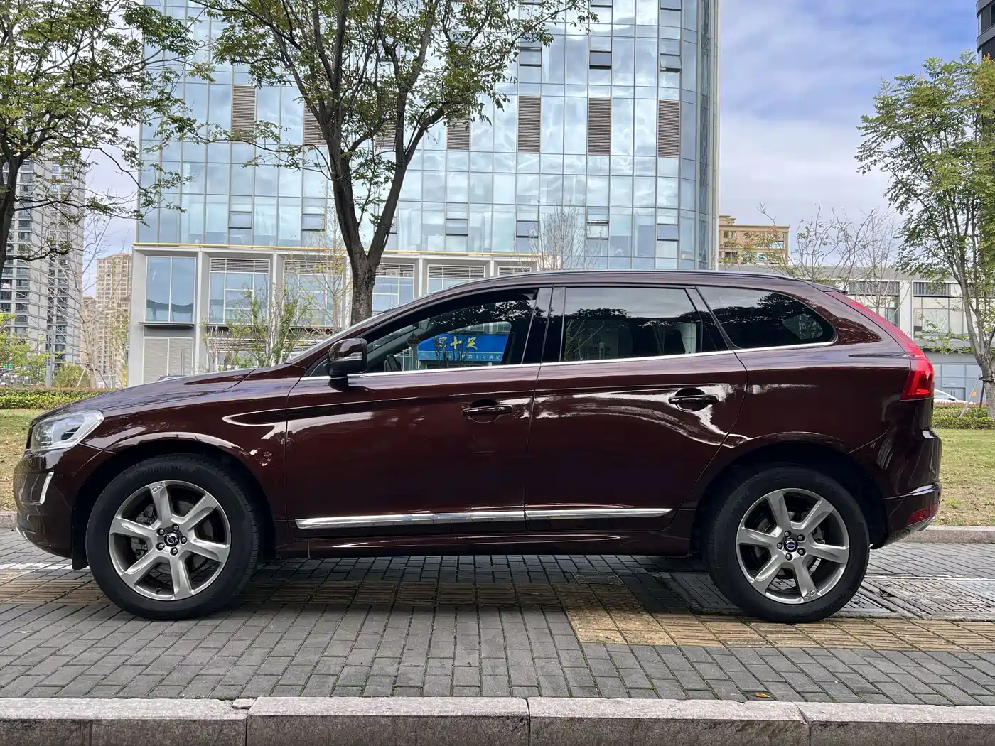 Volvo XC60 (Import) 2014 2015 T6 Momentum