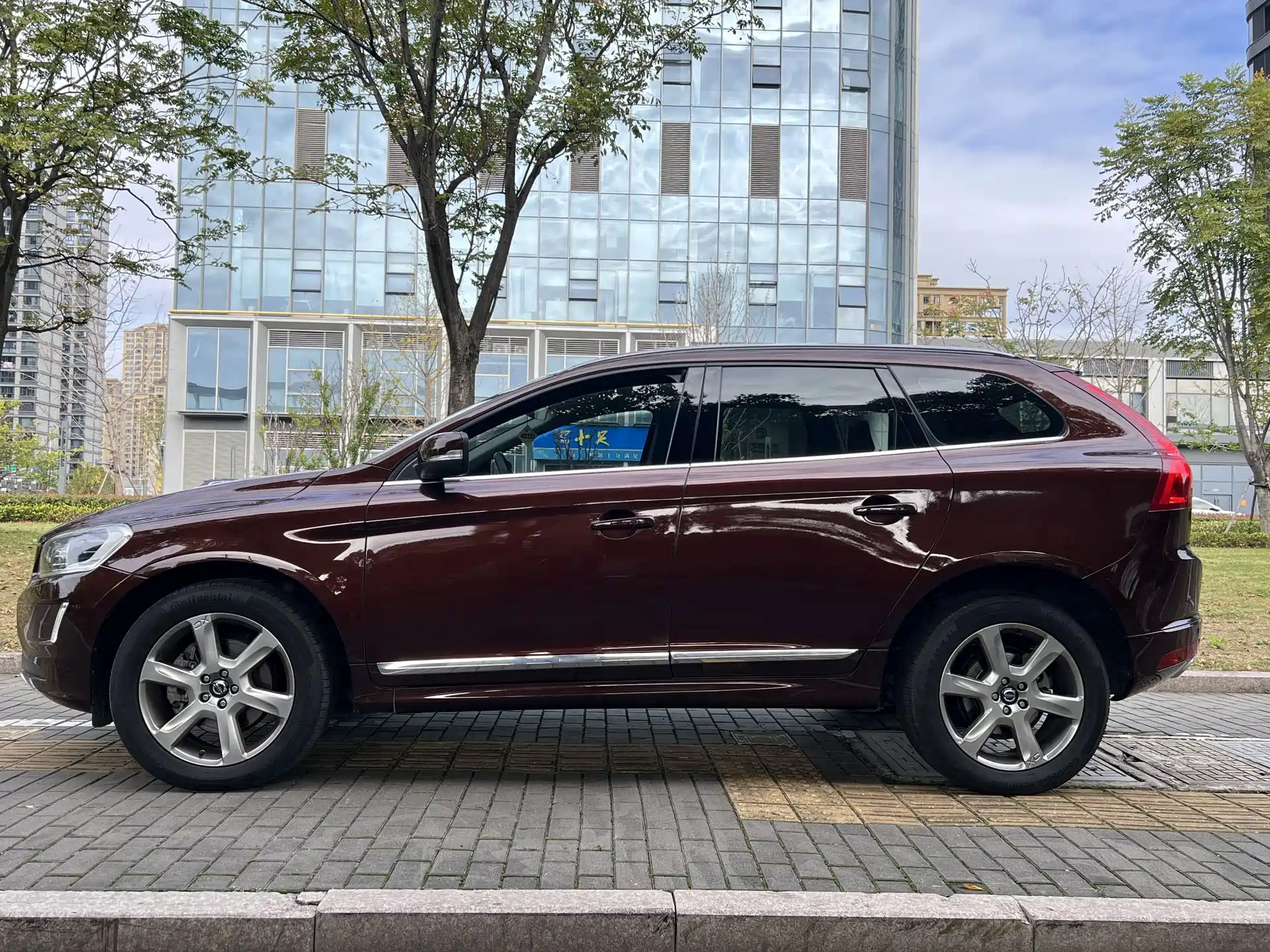 Photo 4 - Volvo XC60 (Import)