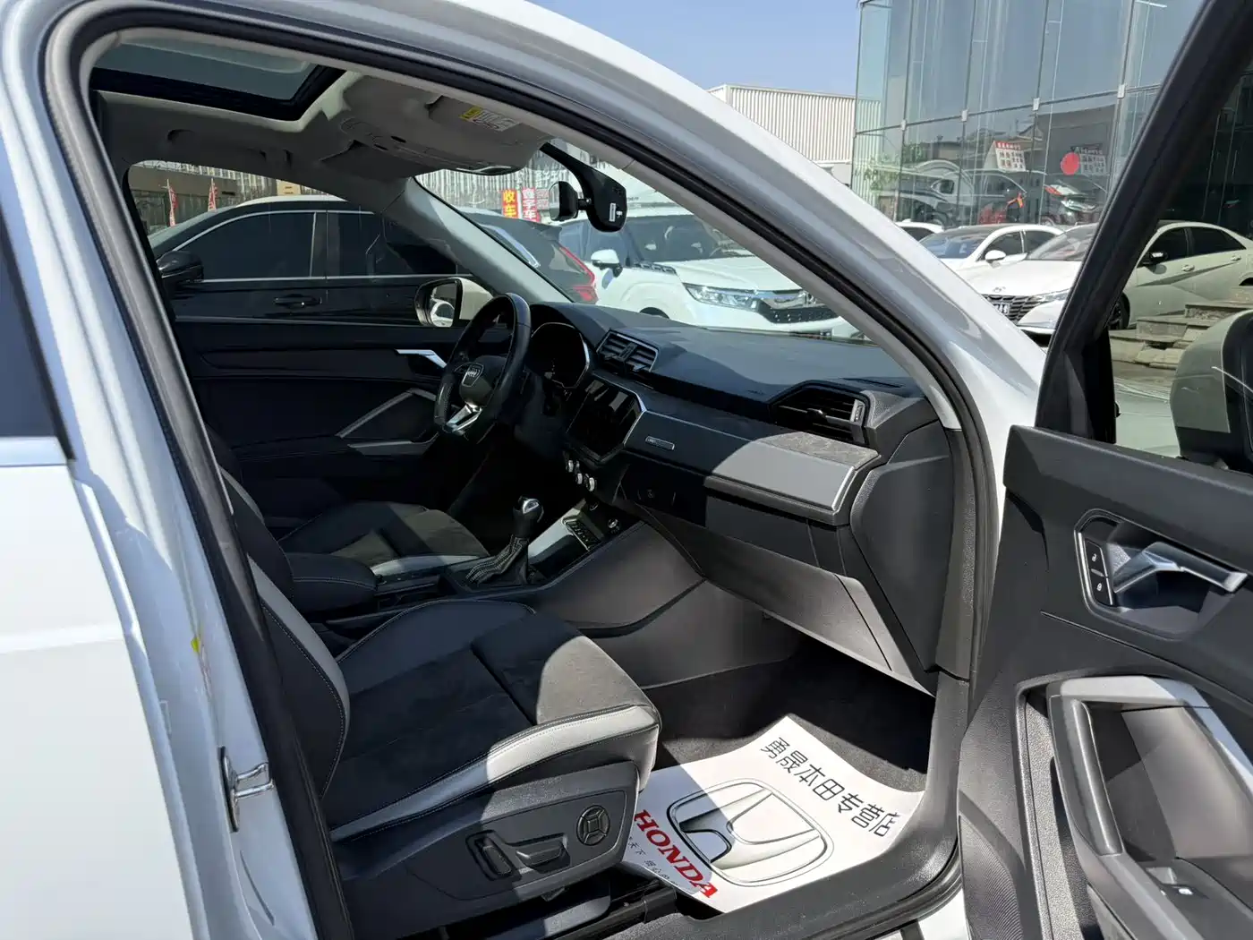 Audi Q3 2022 35 TFSI Fashion Dynamic фото 8