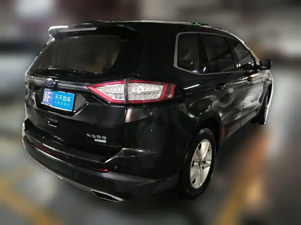 Фото 2 - Ford Edge