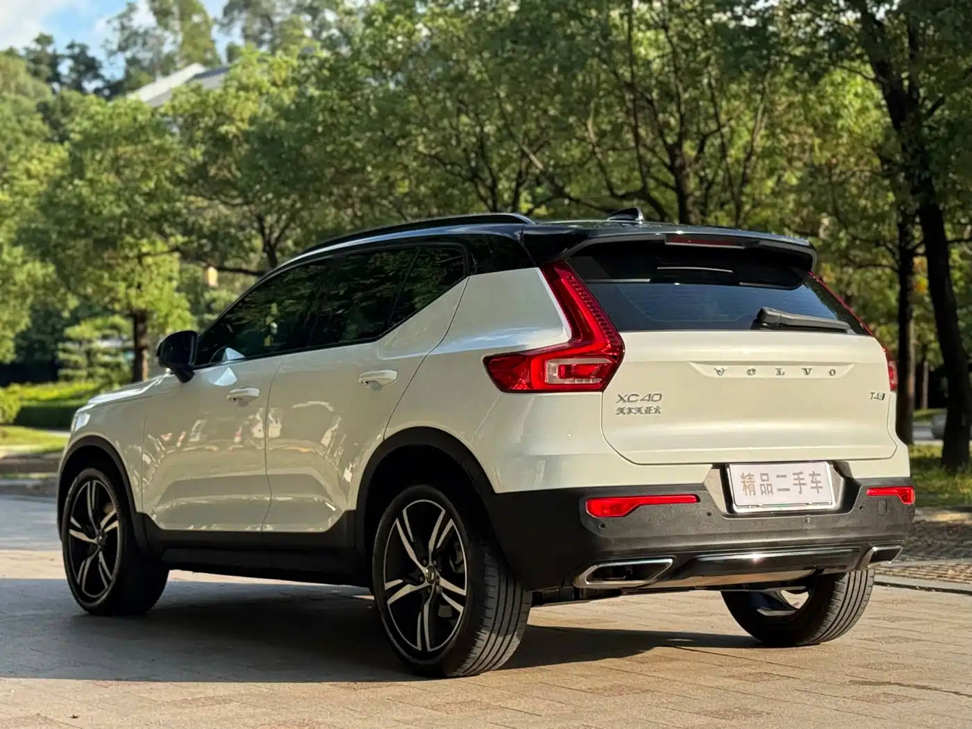 Фото 6 - Volvo XC40
