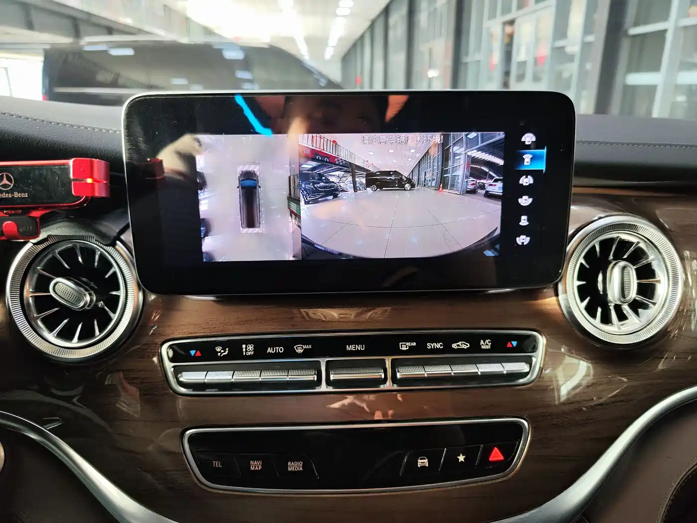 Mercedes-Benz V-Class 2022 V 260 L Long Wheelbase Prestige Edition фото 21