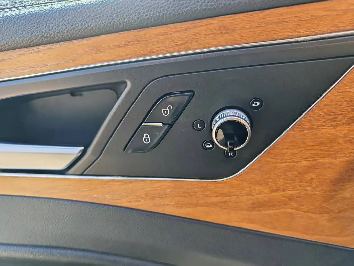 Hongqi H5 2018 30TD Smart Connected Royal Edition фото 12