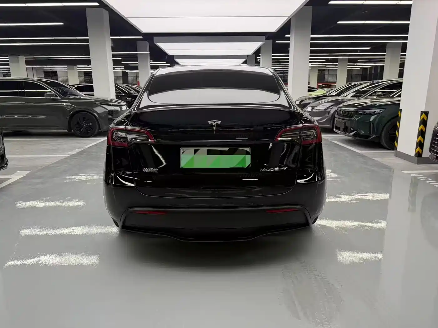 Фото 17 - Tesla Model Y