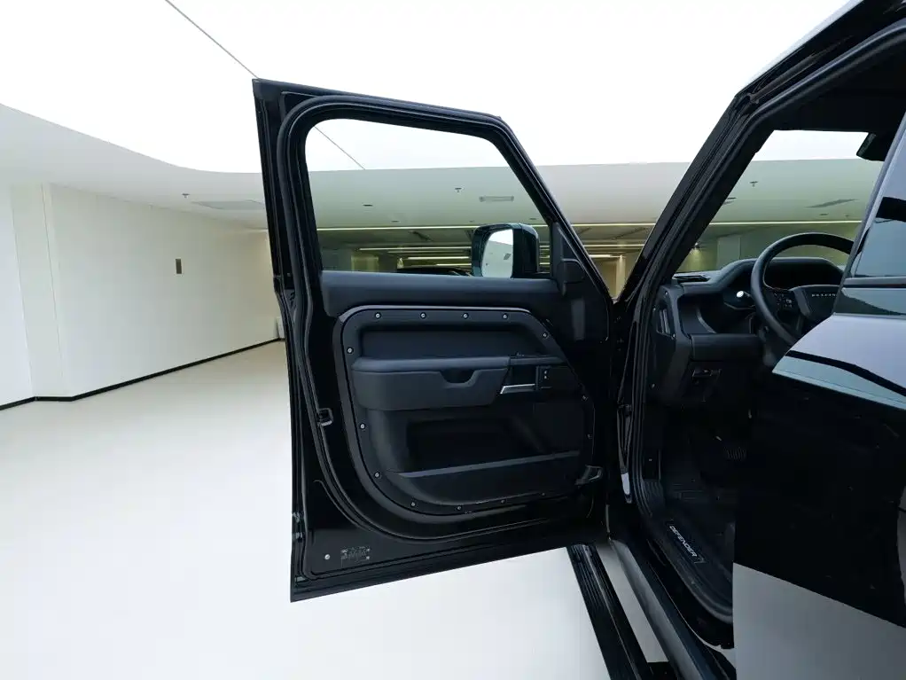 Land Rover Defender 2026 2025 110 3.0T P400 -Dynamic HSE