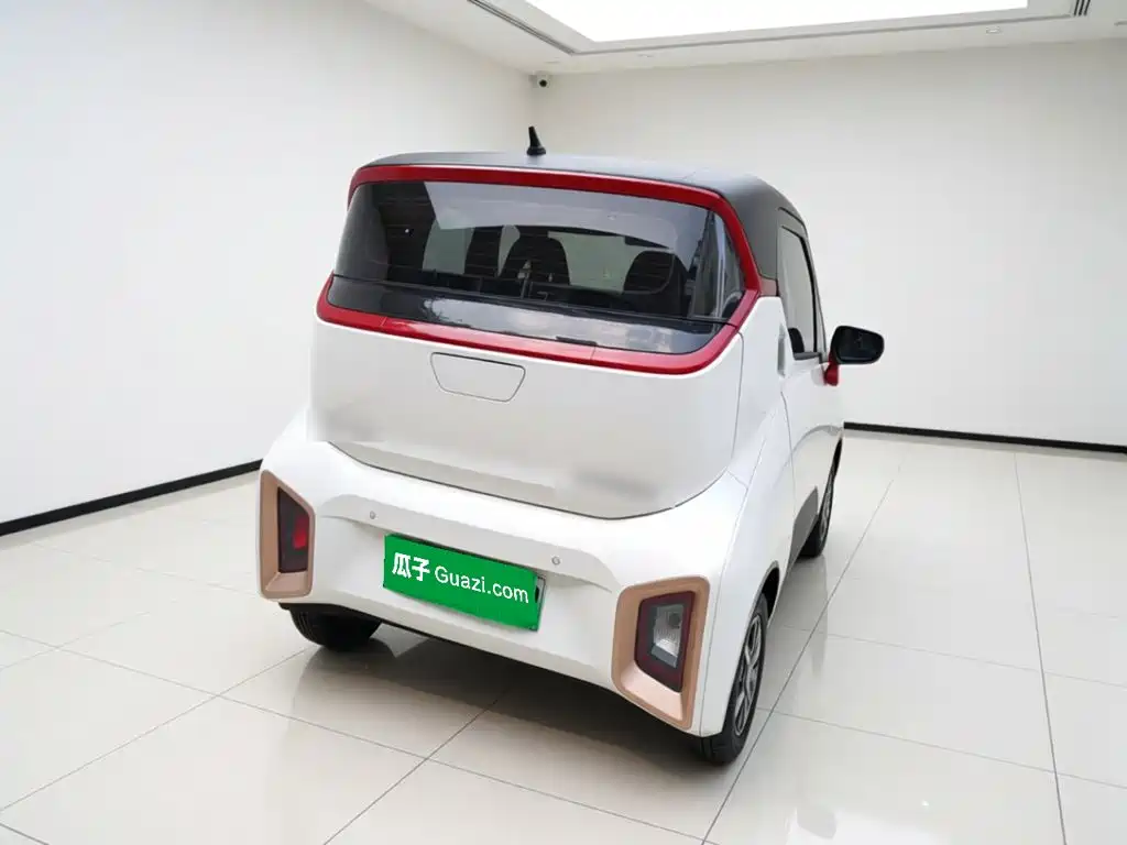 2020 Baojun E200