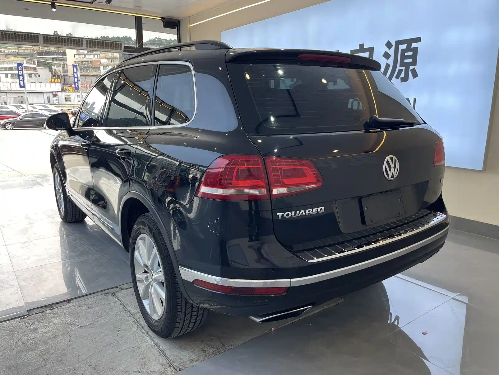 Фото 20 - Volkswagen Touareg