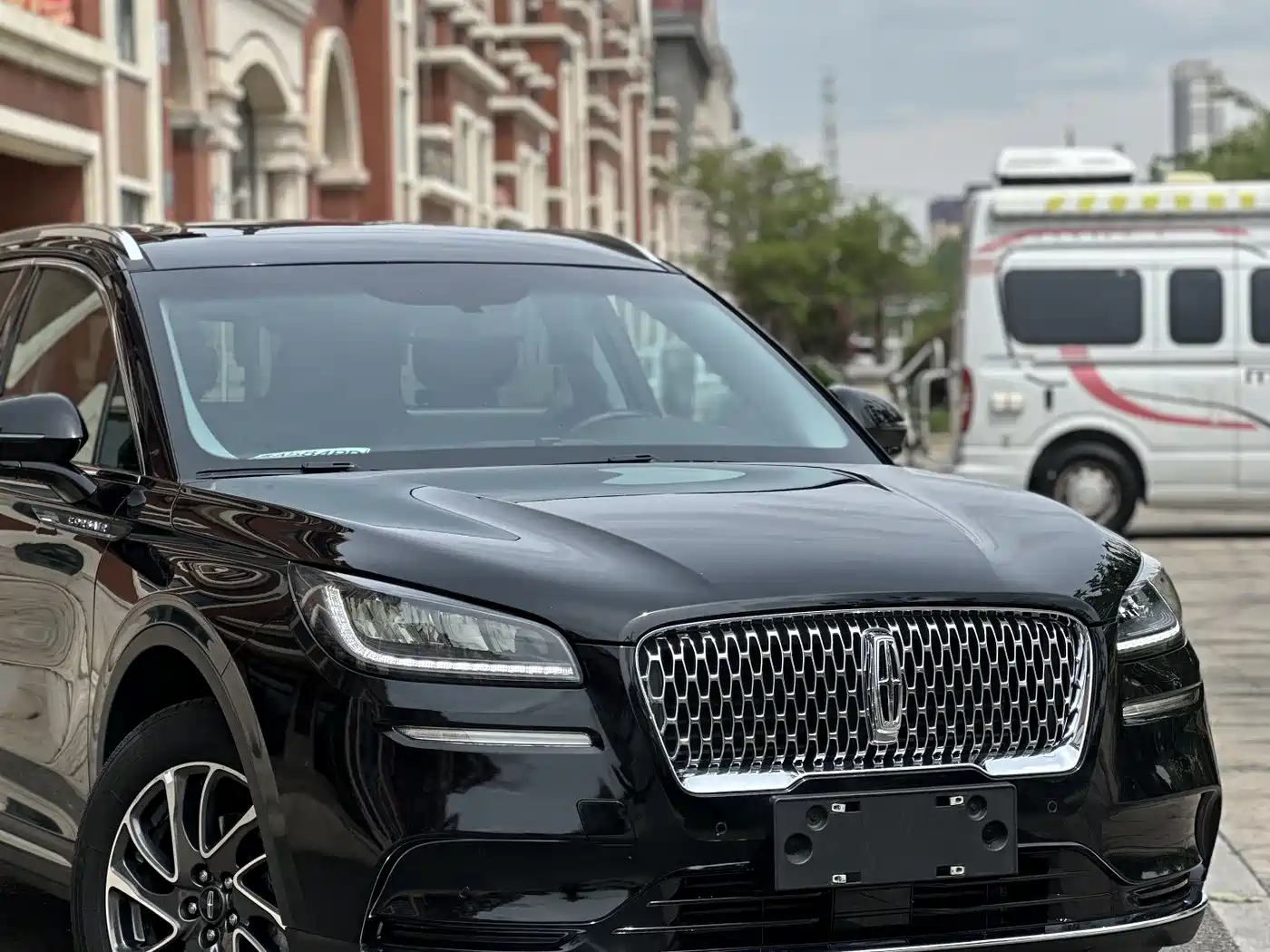 LINCOLN ADVENTURER