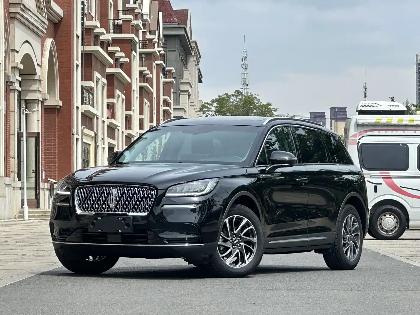 LINCOLN ADVENTURER