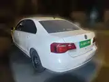 Photo 6 - Volkswagen Jetta