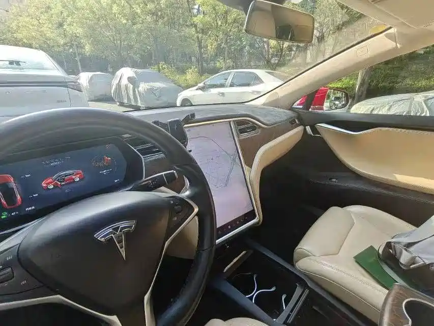 Фото 6 - Tesla Model S