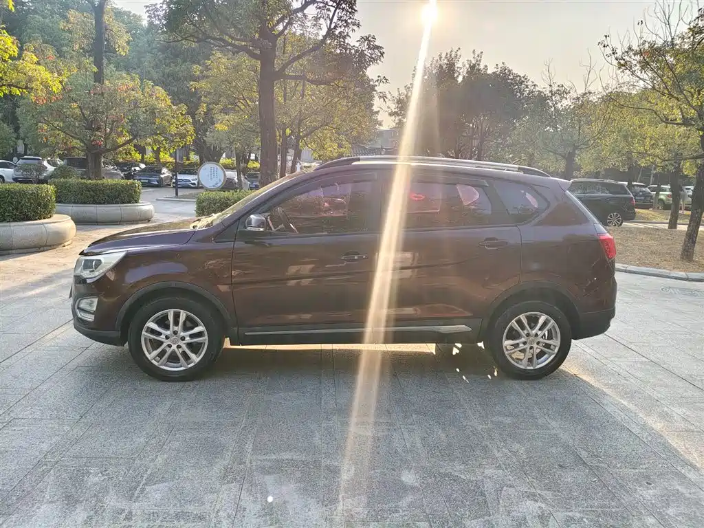 Baojun 560 2016 2015 1.8L Manual Luxury