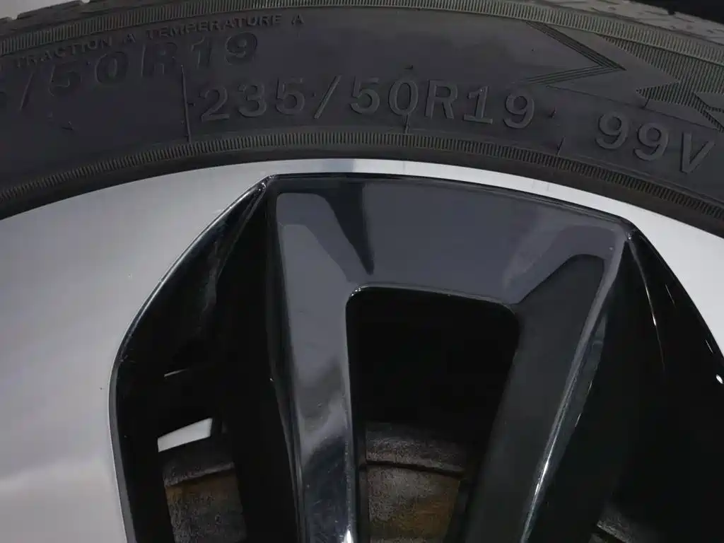 Фото 24 - Mercedes-Benz GLB