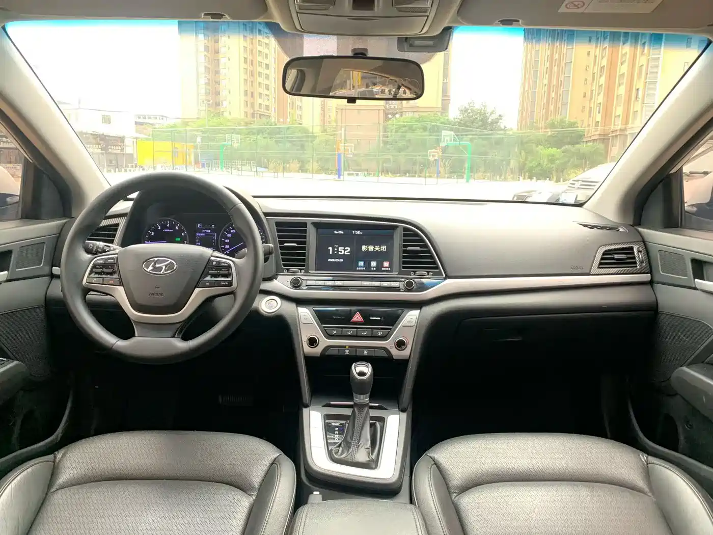 Hyundai Elantra 2016 1.6L Auto Smart·Luxury Edition фото 7