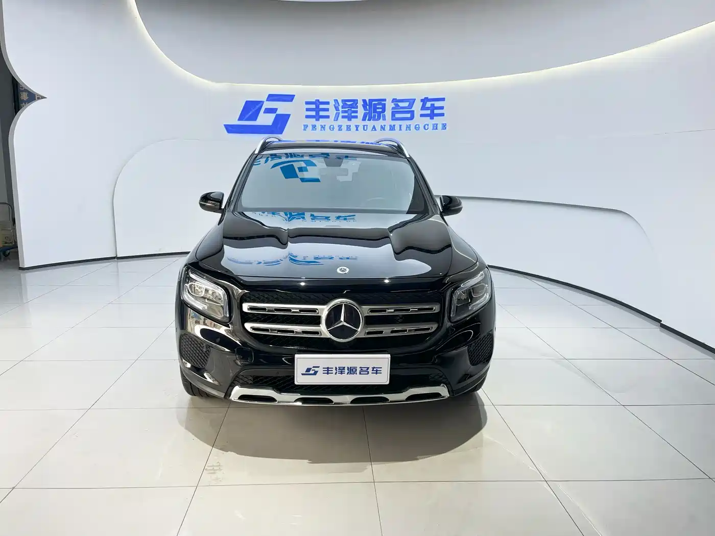 MERCEDES-BENZ GLB