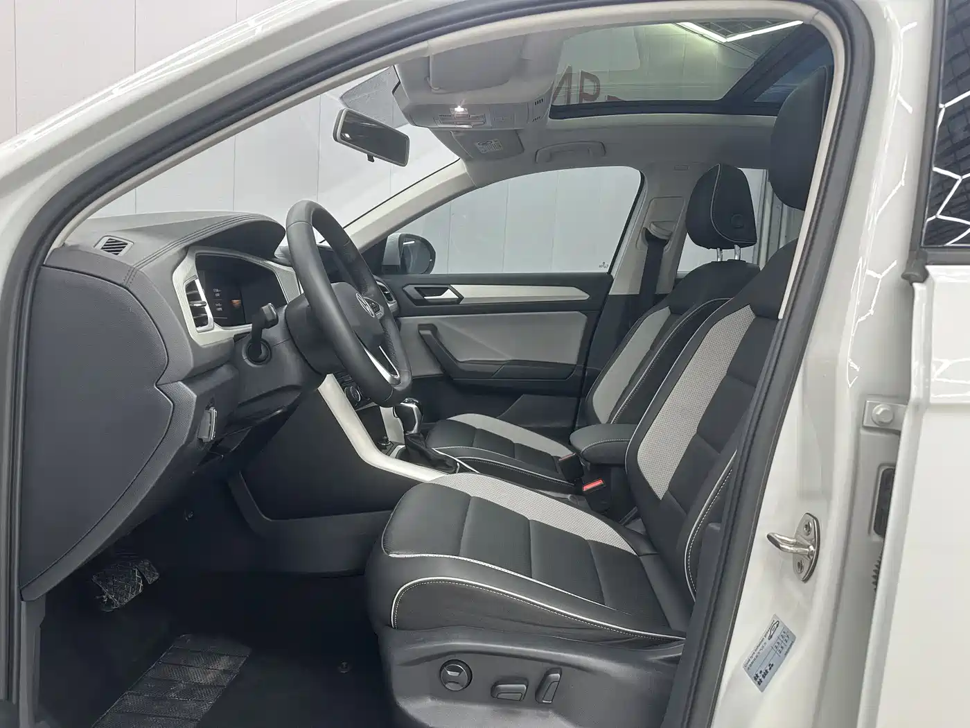 Volkswagen T-ROC 2023 280TSI DSG 2WD Time Edition фото 4