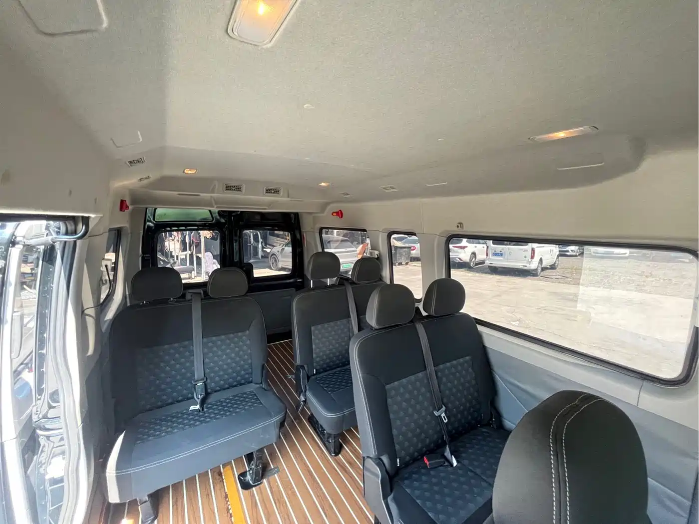 Maxus Xintu V80 2025 2025 Model PRO Business Vehicle 6MT Long Wheelbase Medium Roof 7-Seater Commercial