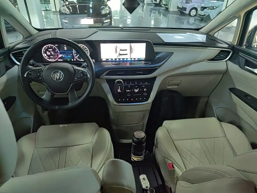 Фото 10 - Buick GL8