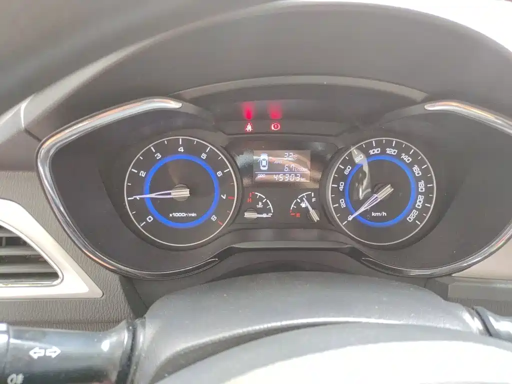 Changan Yuexiang V7 2017 2016 1.6L Manual Le Shang (China IV)