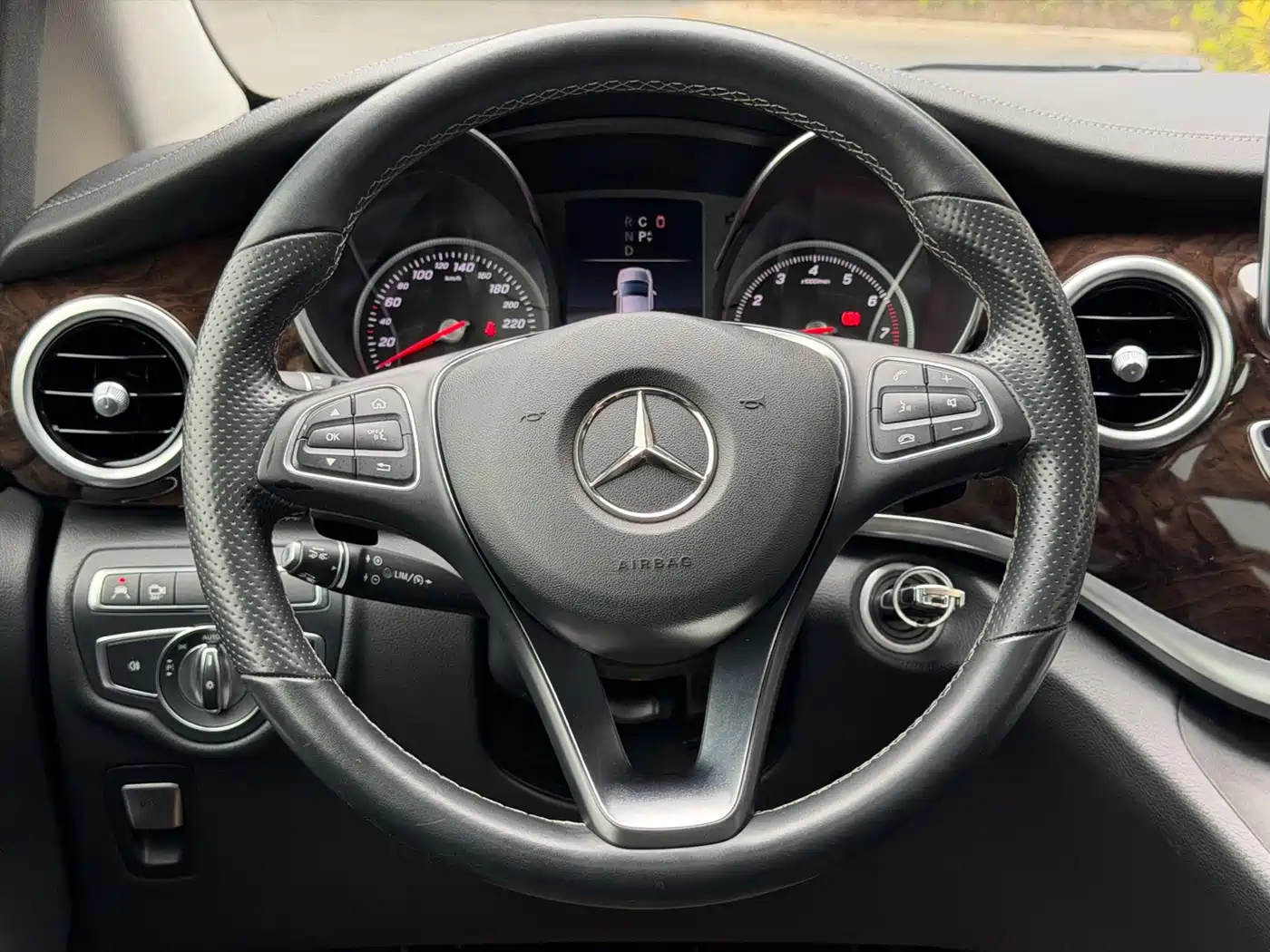 Mercedes-Benz V-Class 2018 V 260 Premium Edition China V фото 13