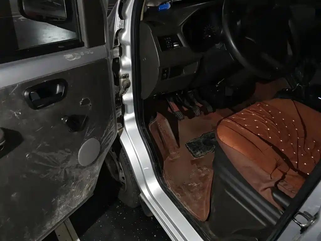 Wuling Motors Wuling Rongguang S 2022 2021 Model 1.2L Basic 7-Seater LSI