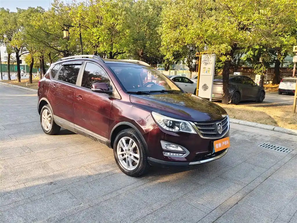 Baojun 560 2016 2015 1.8L Manual Luxury