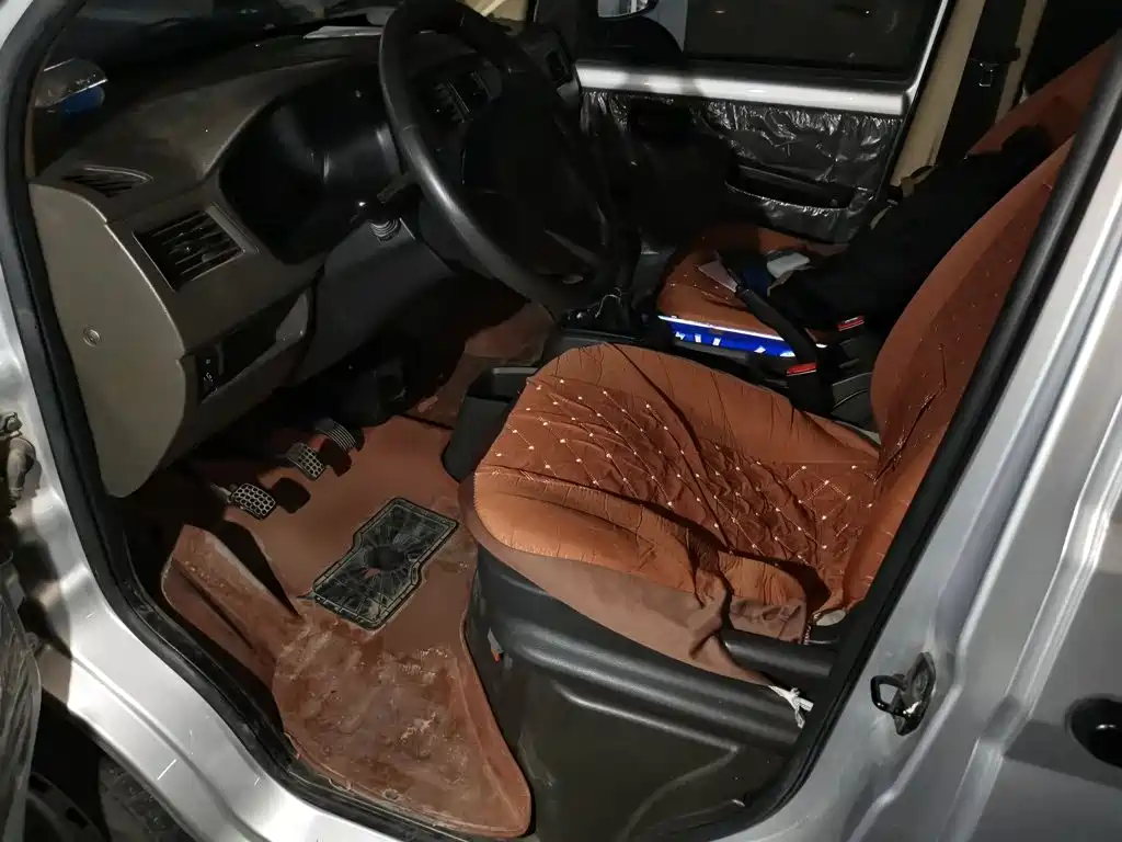 Wuling Motors Wuling Rongguang S 2022 2021 Model 1.2L Basic 7-Seater LSI
