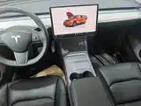 Photo 9 - Tesla Model Y