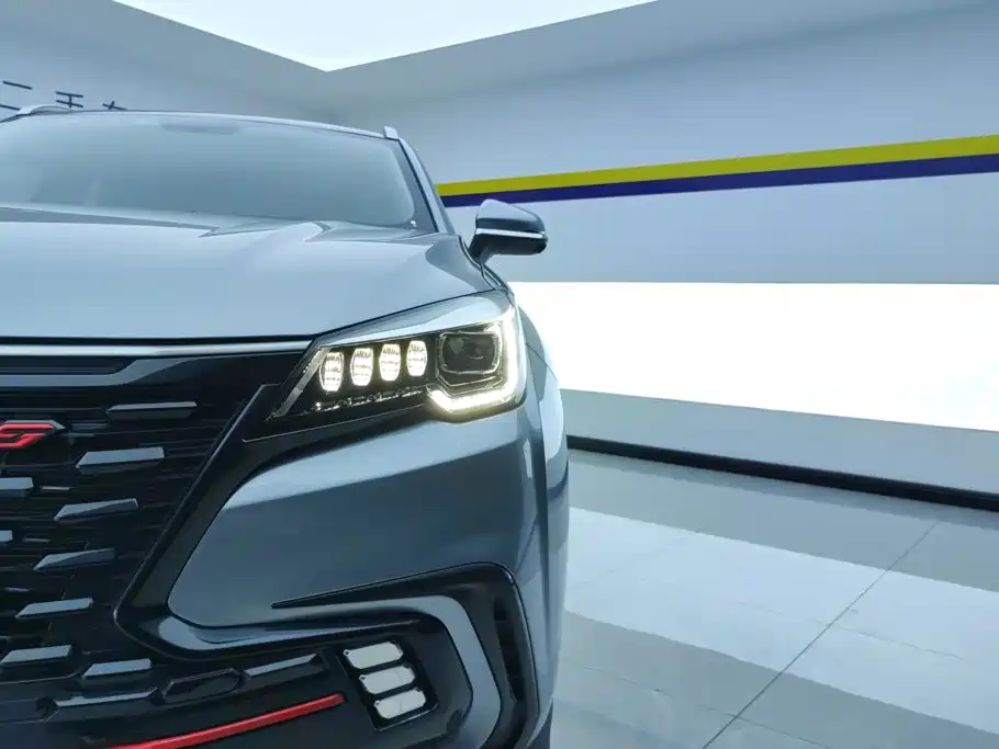 Фото 5 - Changan CS85