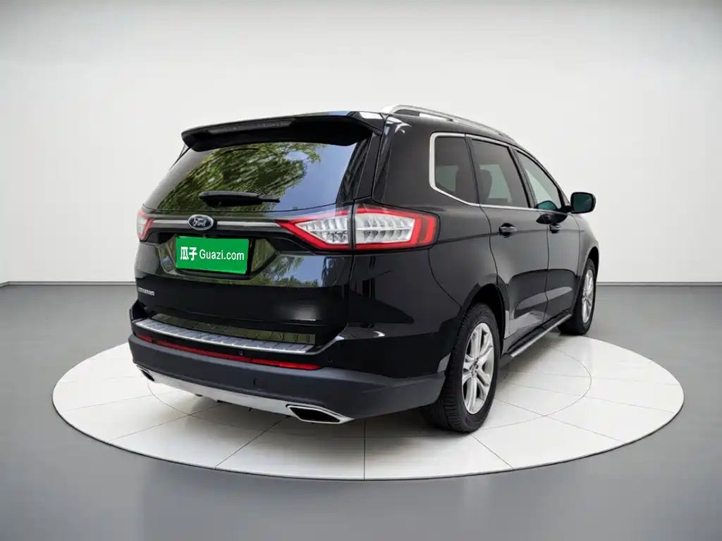 Фото 4 - Ford Edge