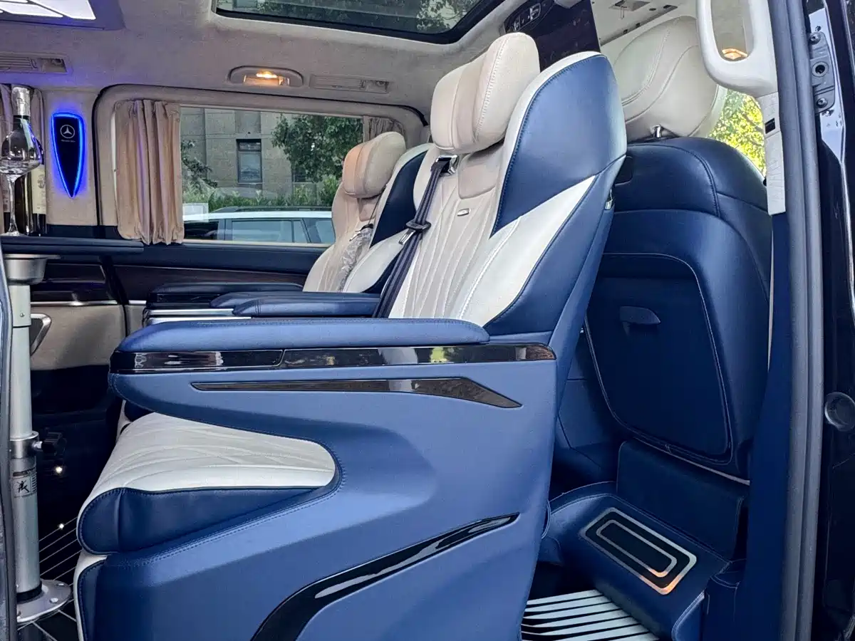 Mercedes-Benz V-Class 2021 V 260 Pilot Edition фото 20