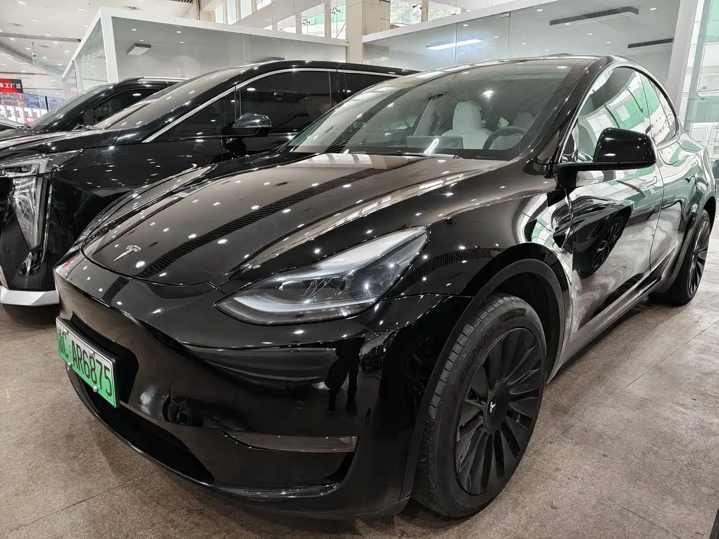 TESLA MODEL Y