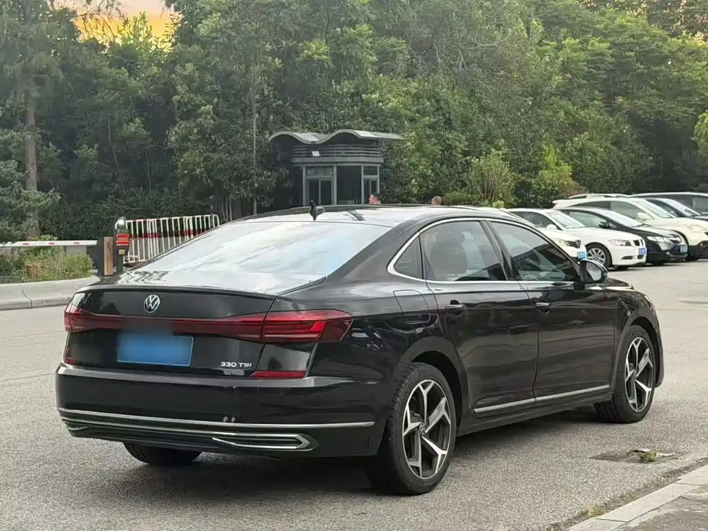Фото 7 - Volkswagen Passat