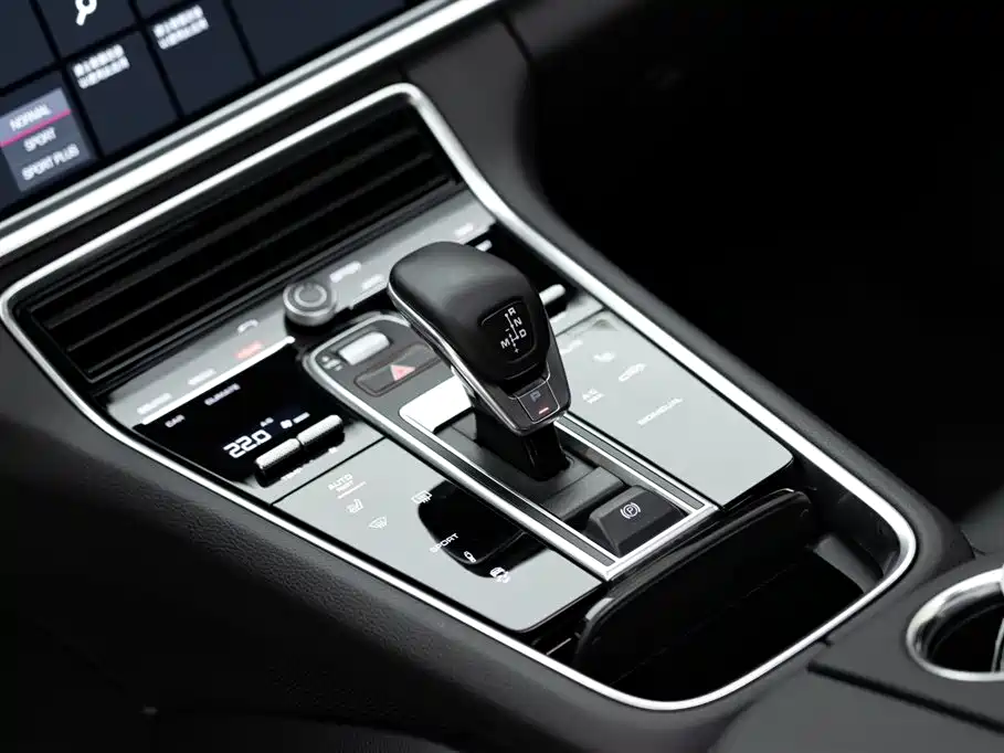 Porsche Panamera 2020 Panamera 10th Anniversary Edition 2.9T фото 16