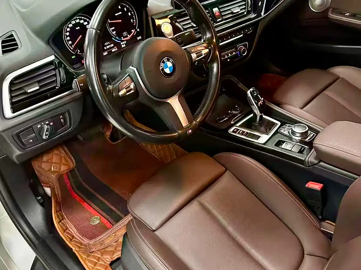 BMW 1-SERIES