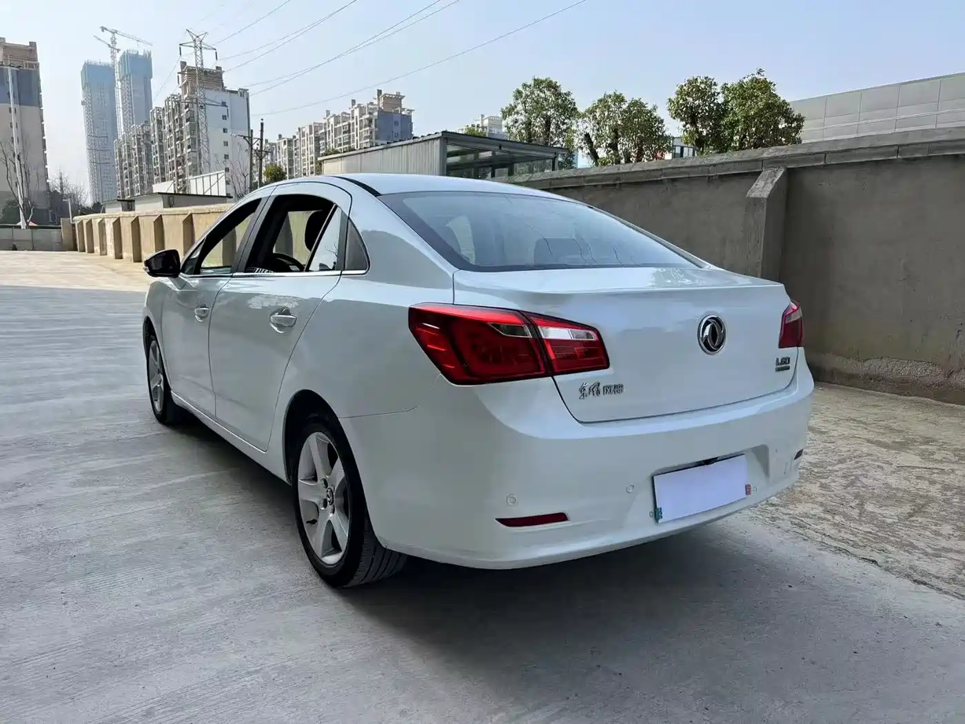 Dongfeng Aeolus L60 2016 2015 1.8L Automatic New Enjoyment Type