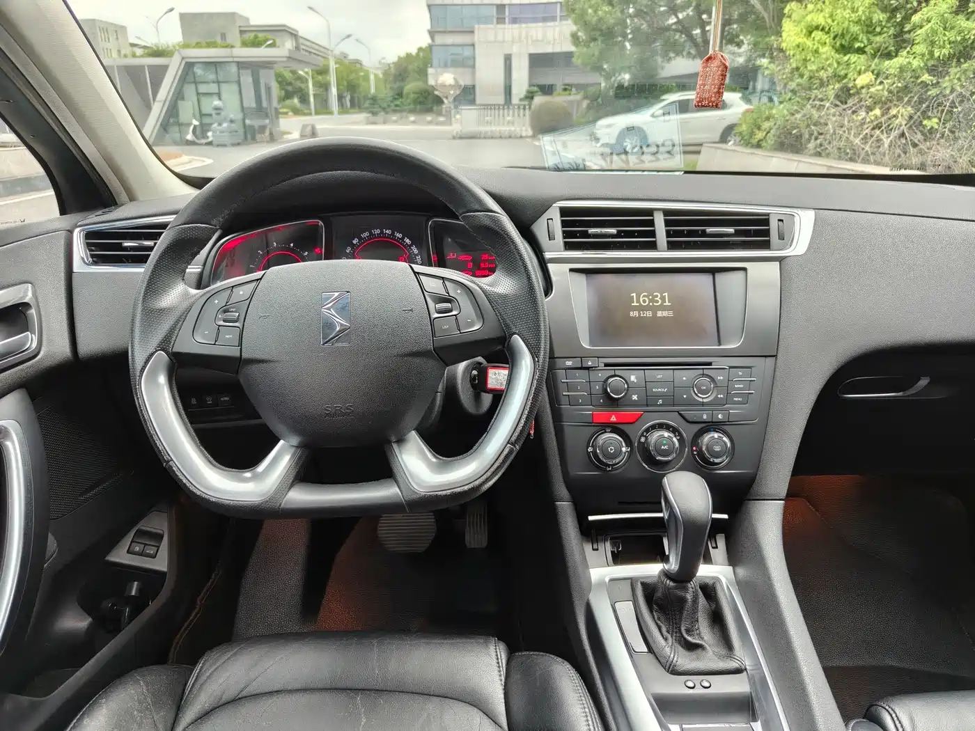 DS 6 2015 2016 1.6T Elegance THP160