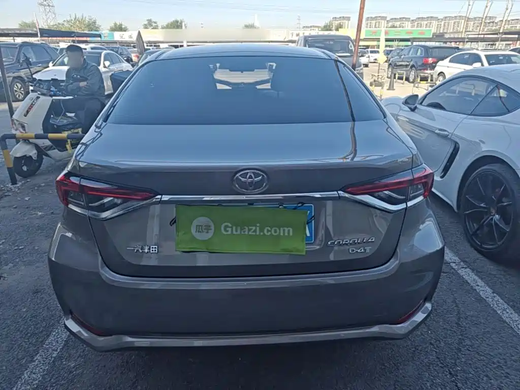 Фото 6 - Toyota Corolla