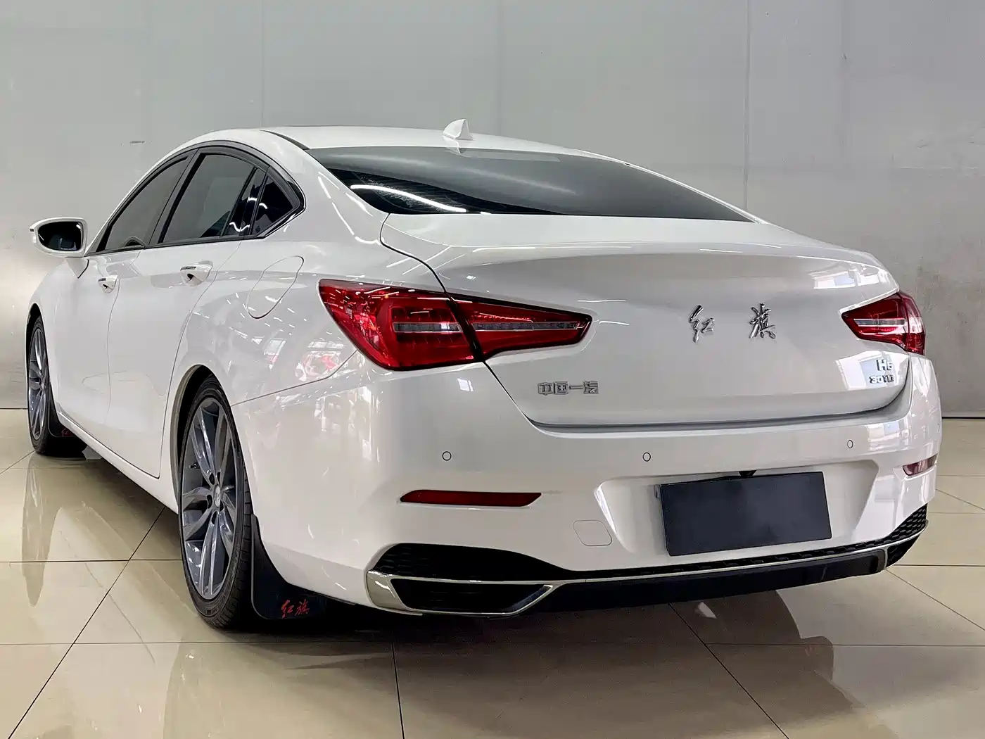 Hongqi H5 2018 2018 30TD Smart Connected Dynamic Edition