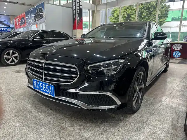 MERCEDES-BENZ E CLASS