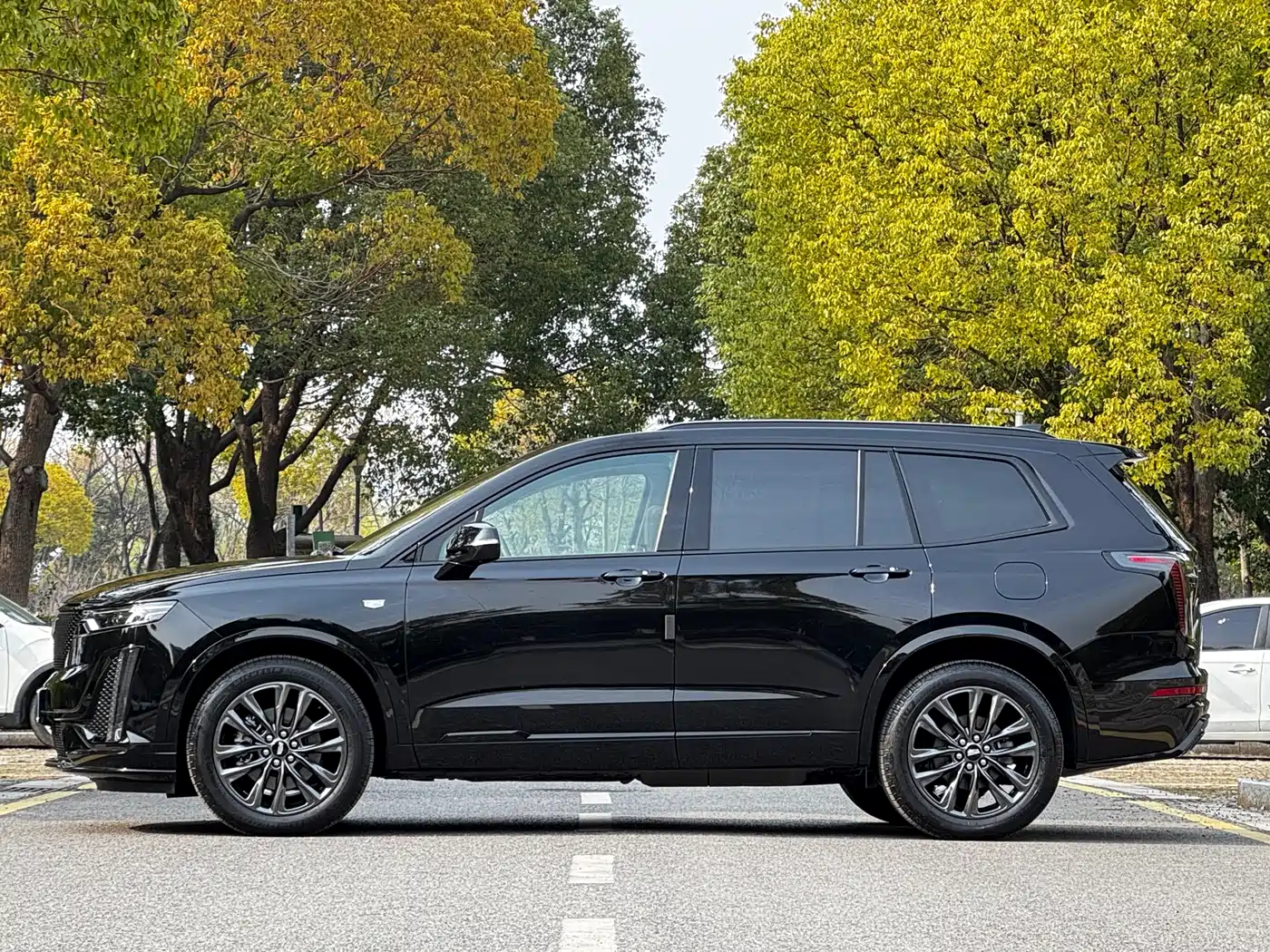 CADILLAC XT6
