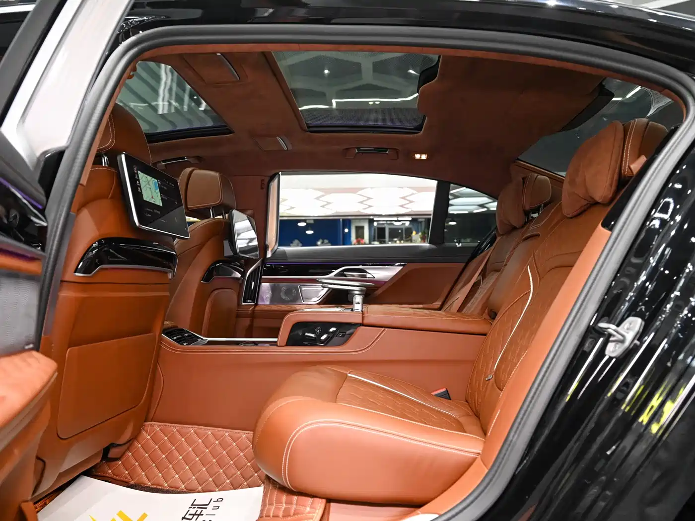 BMW 7 Series 2021 Model 740Li xDrive Executive Luxury Package фото 21