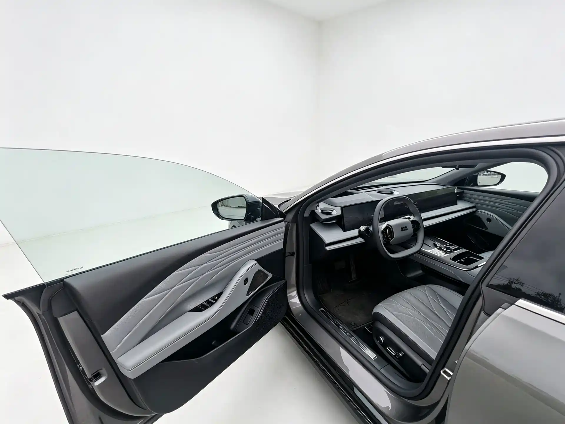 Фото 3 - Geely Galaxy Galaxy E8