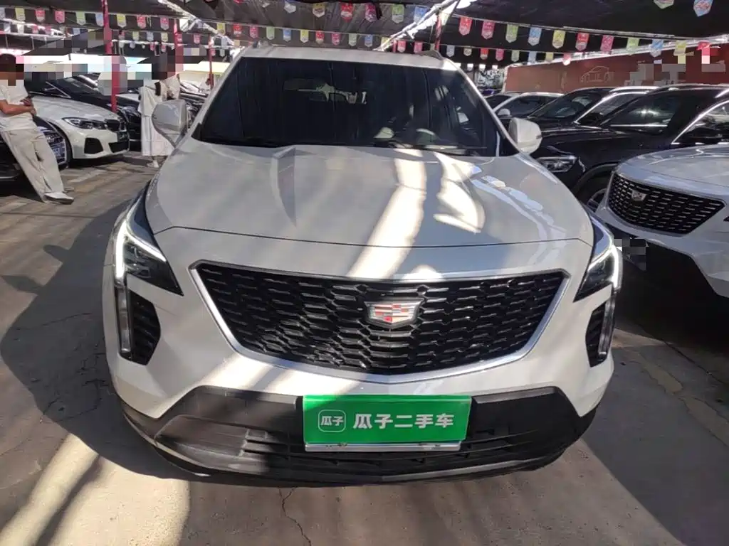 Photo 3 - Cadillac XT4