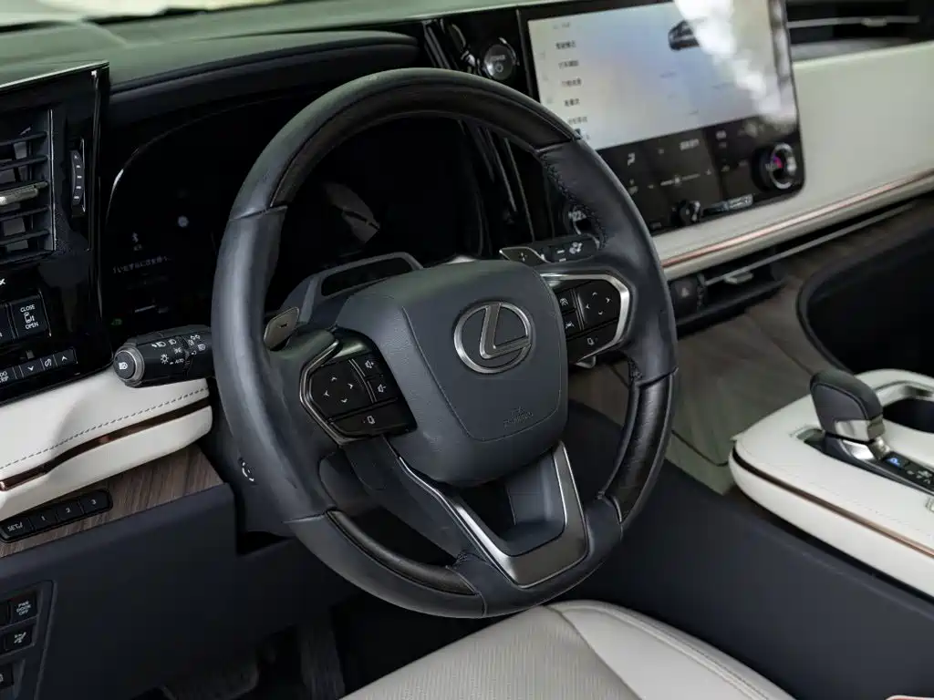Lexus LM 2026 2025 Model 500h Six-Seater Prestige Edition