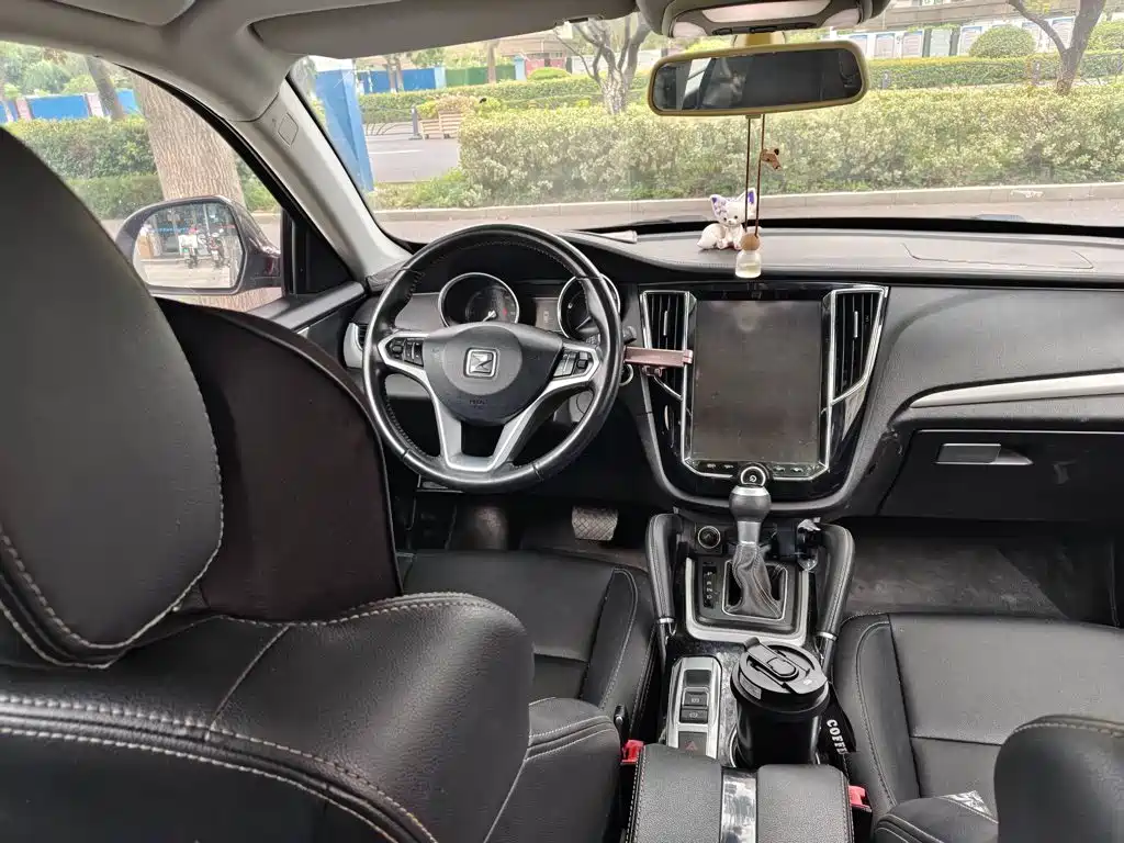 Zotye SR7 2017 2016 1.5T CVT Magic Cube Heart Edition China IV