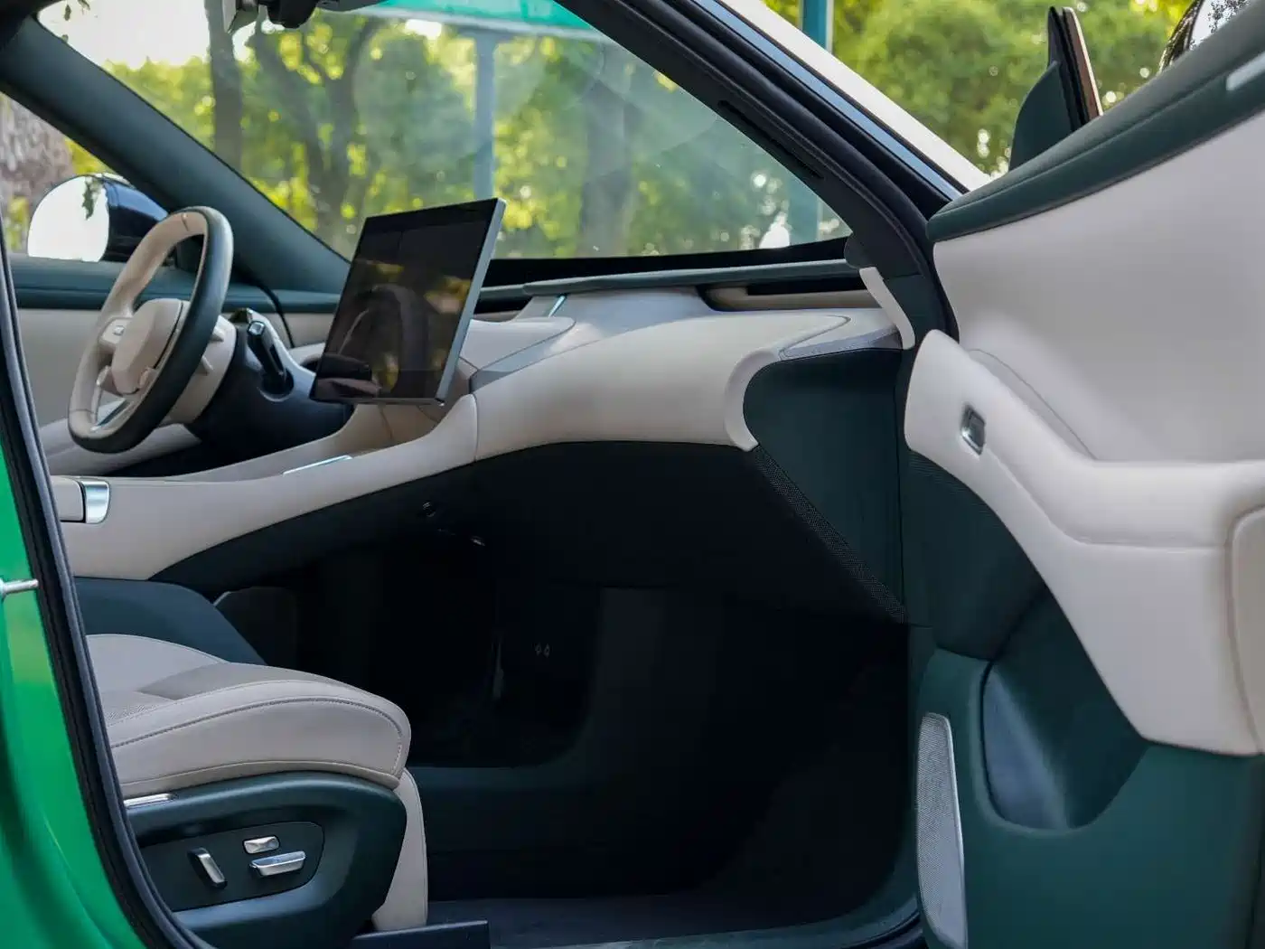 Xiaomi Auto Xiaomi YU7 2025 Extended Range AWD Pro фото 16